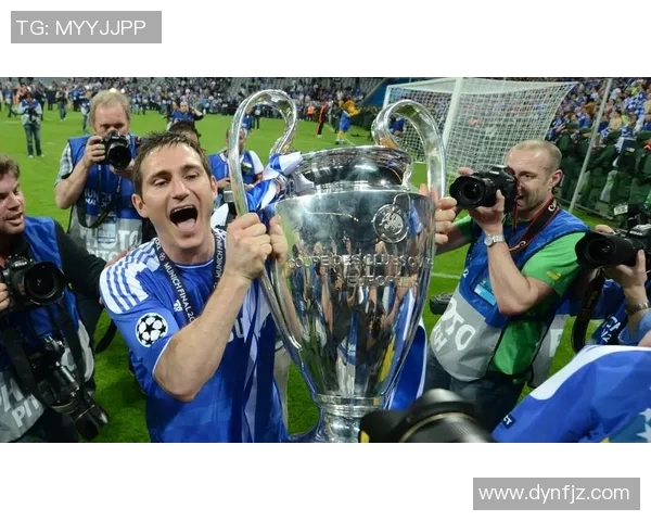 足球历史百大球星之一兰帕德：蓝军传奇与英格兰中场大师的辉煌历程