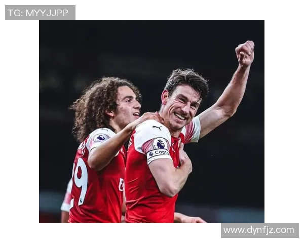 足球莫西干球星纵横绿茵展现个性与力量的传奇故事